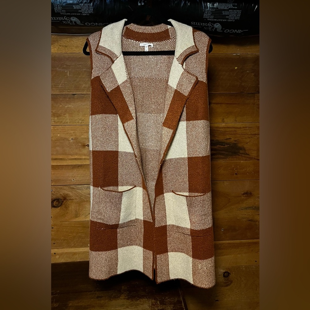 Maurices Plaid Collared Vest—- NWOT